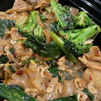 Bahn Thai - Pad see ew - Thai Near Me - San Diego, California Bahn Thai - Pad see ew - Thai Near Me - San Diego, California