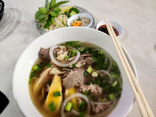 Phở Gà Vàng by null