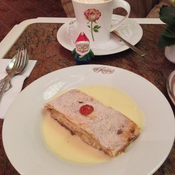 Café Reichard - Apple strudel with vanilla sauce (like a sabayon). - Chocolatiers & Shops Near Me - Cologne, NW
