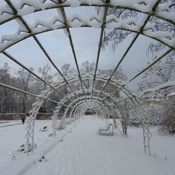 Vorgebirgspark - Der metallene Laubengang sieht richtig verzuckert aus - Parks Near Me