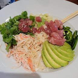 Tuna poke bowl