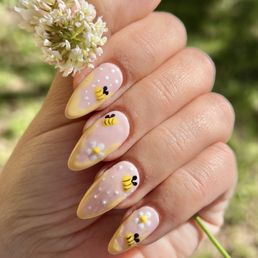 Honeybee Gel-X Nails~ These adorable Spring nails were freestyled by Alex, I asked for almond shaped! Honeybee Gel-X Nails~ These adorable Spring nails were freestyled by Alex, I asked for almond shaped!