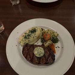 Sun Peaks Lodge Steakhouse - New York Tri Tip Steak meal