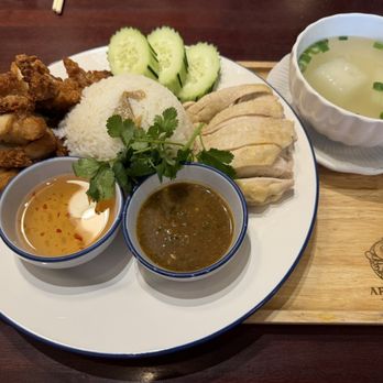 Aroy Mak Thai Food - Combo Khao Man Gai + Gai Tod - Thai Near Me - Seattle, Washington Aroy Mak Thai Food - Combo Khao Man Gai + Gai Tod - Thai Near Me - Seattle, Washington