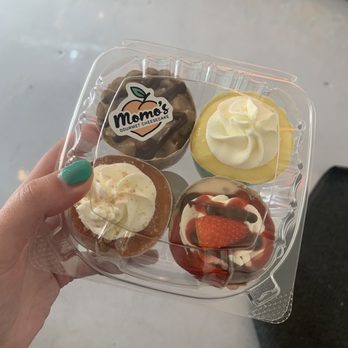 Momo's Gourmet Cheesecake - 4-Pack Cuties - Flavors of the Week German chocolate, lemon curd, the Momo and chocolate covered strawberry - Desserts Near Me - Orem, Utah
