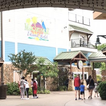 Margaritaville Island Hotel - Hotels Near Me - Pigeon Forge, Tennessee