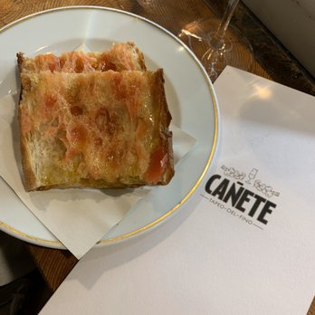 Cañete - Flatbread with tomatoes - Tapas/Small Plates Near Me - Barcelona, B Cañete - Flatbread with tomatoes - Tapas/Small Plates Near Me - Barcelona, B