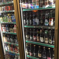 Rancho Food & Spirits - Nice craft beer selection!