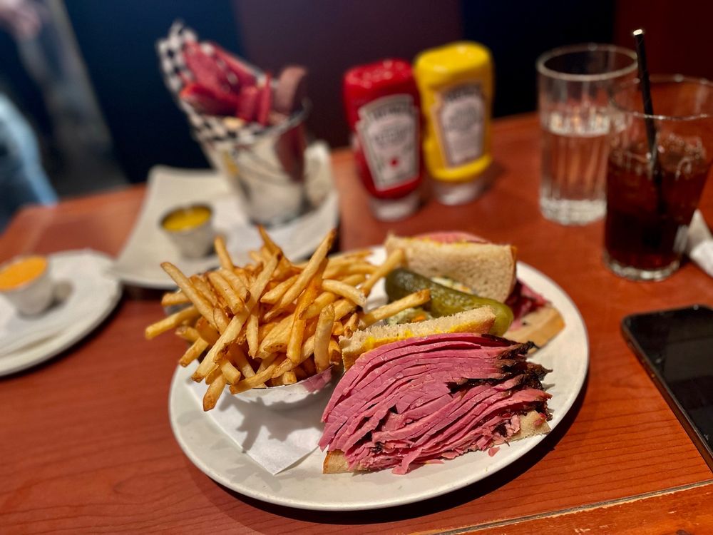 Reuben's Deli and Steakhouse