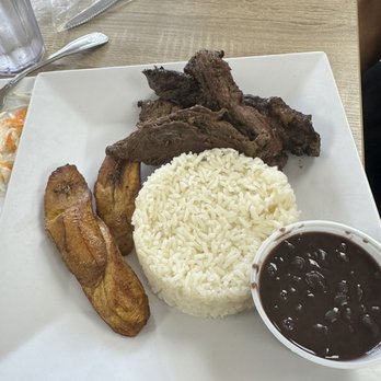 La Hormiga De Oro - Carne Asada Lunch - Latin American Near Me - Pembroke Pines, Florida La Hormiga De Oro - Carne Asada Lunch - Latin American Near Me - Pembroke Pines, Florida