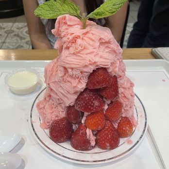 Oakobing - Strawberry Shaved Ice - Shaved Ice Near Me - Los Angeles, California Oakobing - Strawberry Shaved Ice - Shaved Ice Near Me - Los Angeles, California