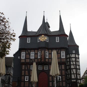 Rathaus - Das Rathaus vom Untermarkt her gesehen. (wie  Sondermarke) - Town Hall Near Me - Frankenberg, HE