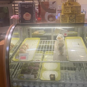 Beard Papa's - Inside Beard Papa's - Desserts Near Me - Cupertino, California