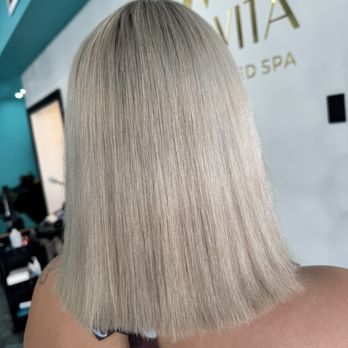 Ladan - Hair Stylists Near Me - Burbank, California Ladan - Hair Stylists Near Me - Burbank, California