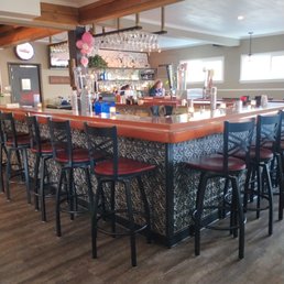 Beautiful bar, we got there exactly when they opened so within an hour the bar and restaurant was full! Beautiful bar, we got there exactly when they opened so within an hour the bar and restaurant was full!