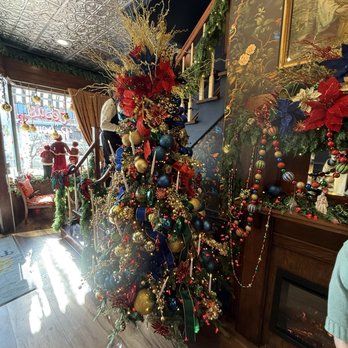 The Parlor PS - Beautiful decor - Sandwiches Near Me - Mooresville, Indiana