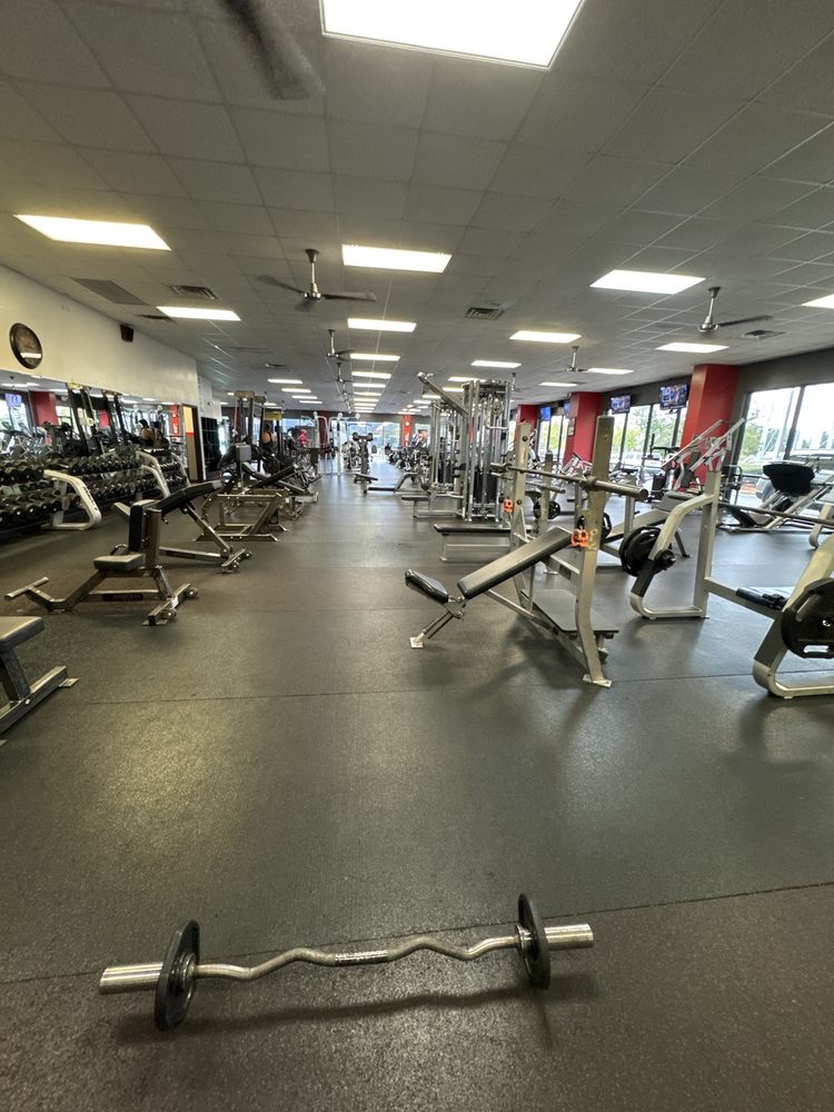 Riviera Fitness Center Image