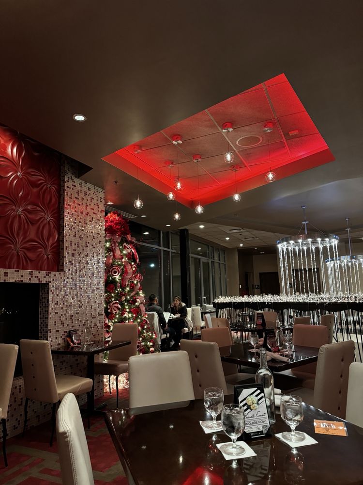 Lucy Restaurant