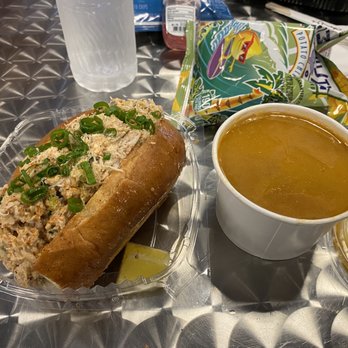 Fat Cheeks Hawaii - Crab sandwich & shrimp bisque - Sandwiches Near Me - Honolulu, Hawaii