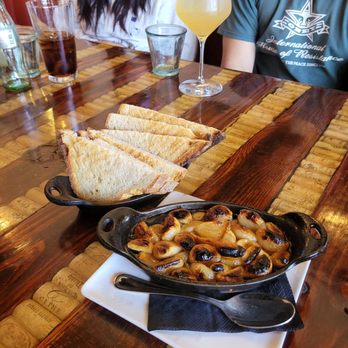 Fiora Pizzeria - Wood fired confit garlic with bread - Pizza Near Me - Redlands, California