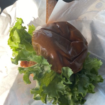 Jollibee - Deluxe chicken sandwich - Fast Food Near Me - Delano, California Jollibee - Deluxe chicken sandwich - Fast Food Near Me - Delano, California