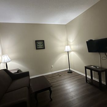 Econo Lodge & Suites - Hotels Near Me - Grand Rapids, Michigan Econo Lodge & Suites - Hotels Near Me - Grand Rapids, Michigan