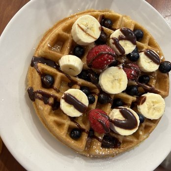 Tribu Caffe - Tribu Waffle with Berries - Breakfast & Brunch Near Me - Chicago, Illinois Tribu Caffe - Tribu Waffle with Berries - Breakfast & Brunch Near Me - Chicago, Illinois