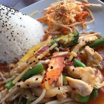 VietStreet - Huhn mit Gemüse an Teriyaki-Honig-Sauce - leicht süßlich scharf, ein Gedicht! - Vietnamese Near Me - Norderstedt, SH
