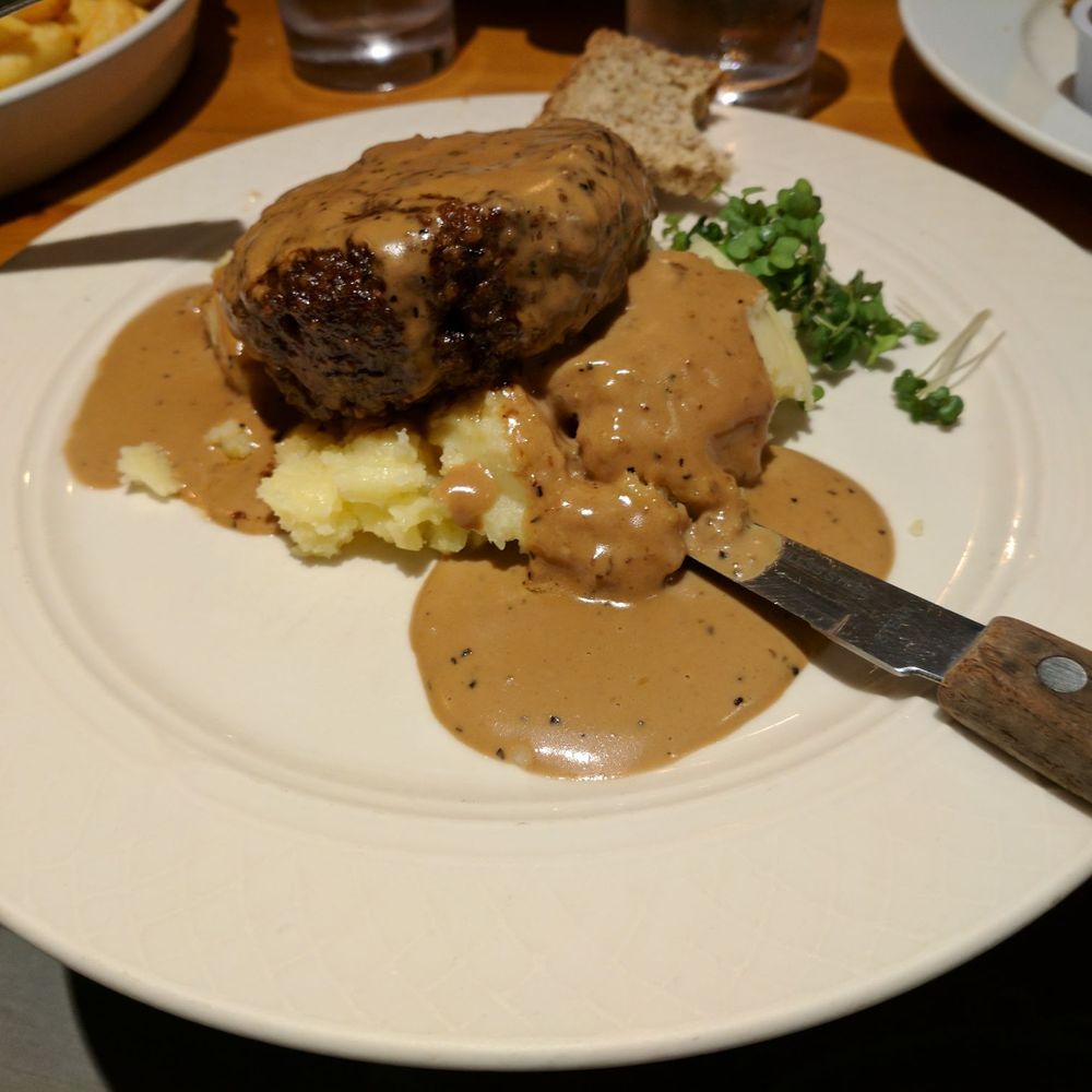 Nualas Bar & Restaurant - Steak Burger and Mash - Pubs Near Me - Scariff, CE Nualas Bar & Restaurant - Steak Burger and Mash - Pubs Near Me - Scariff, CE
