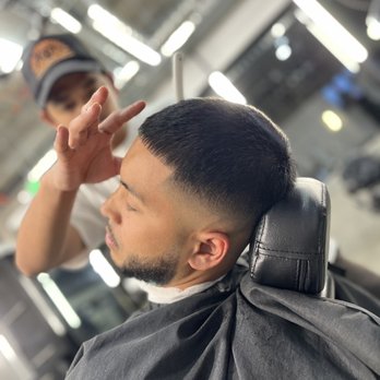 G. Circle Barber Lounge - Bald Fade 6 on top - Barbers Near Me - Oakland, California