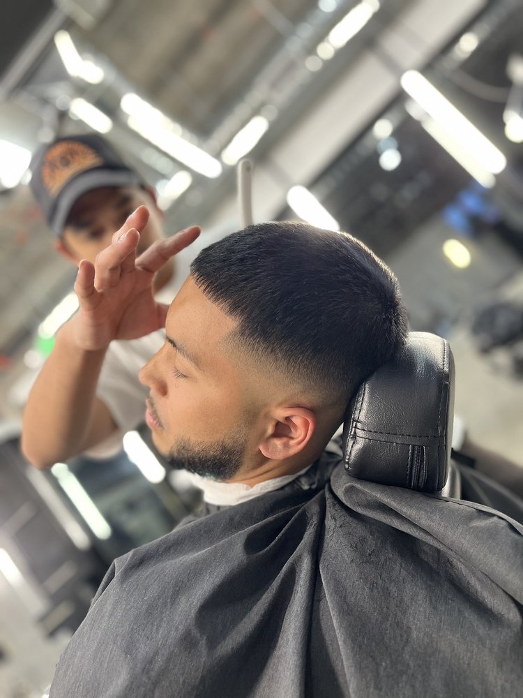 G. CIRCLE BARBER LOUNGE 38 Photos & 22 Reviews 2417 Valdez St