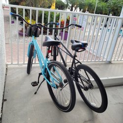 Mad Beach Surf Shack - Two beach bikes we rented for week in Treasure Island.