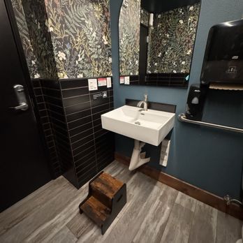Dwellers Drinkery - Step stool for kiddos - Sports Bars Near Me - Lake Stevens, Washington Dwellers Drinkery - Step stool for kiddos - Sports Bars Near Me - Lake Stevens, Washington