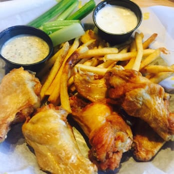Buffalo Wild Wings - Sports Bars Near Me - Frankfort, Illinois Buffalo Wild Wings - Sports Bars Near Me - Frankfort, Illinois