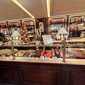 Carette - Patisserie/Cake Shop Near Me - Paris, 75 Carette - Patisserie/Cake Shop Near Me - Paris, 75