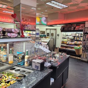Morton Williams - a view of a deli counter - Grocery Near Me - New York, New York Morton Williams - a view of a deli counter - Grocery Near Me - New York, New York