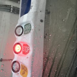 Lights tell you when to stop and park the car Lights tell you when to stop and park the car