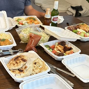 El Boritracho - Papusas of many flavors. Fried yuca/cassava and crispy pork. Beef and seafood dishes. - Salvadoran Near Me - Citrus Heights, California El Boritracho - Papusas of many flavors. Fried yuca/cassava and crispy pork. Beef and seafood dishes. - Salvadoran Near Me - Citrus Heights, California