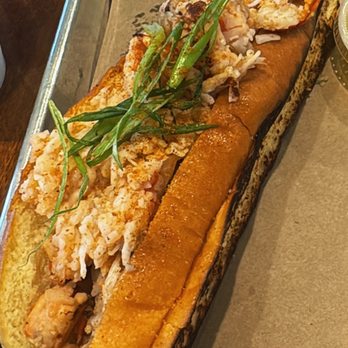 East Hampton Sandwich - Connecticut Lobster Roll - Sandwiches Near Me - Dallas, Texas