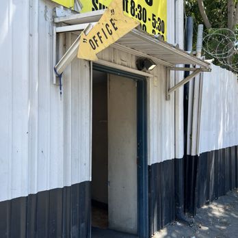 Low Price Auto Glass - Exterior office entrance - Windshield Installation & Repair Near Me - San Jose, California