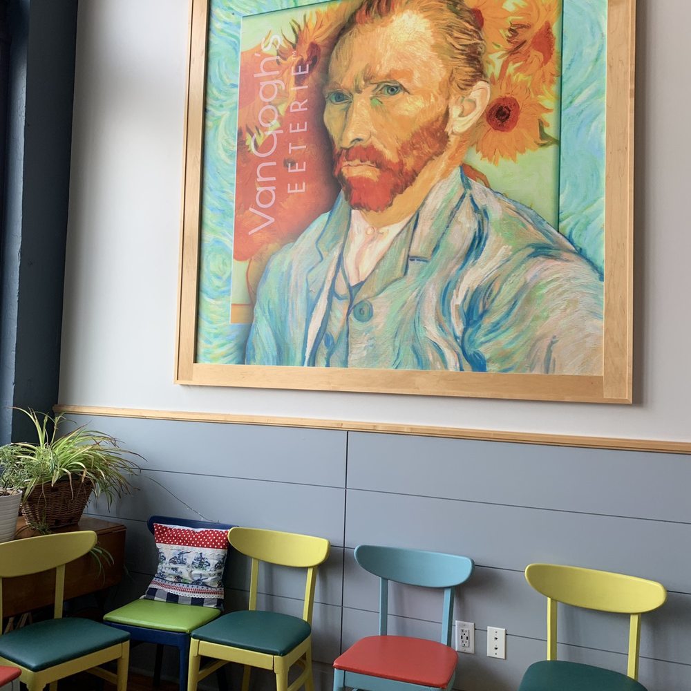 Van Gogh's Eeterie - Seating area - Breakfast & Brunch Near Me - Springfield, Missouri