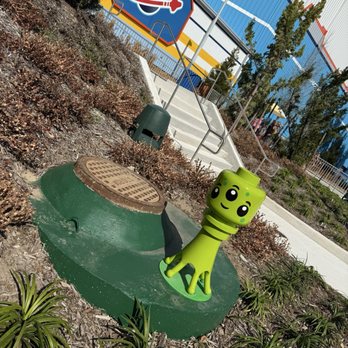 Galacticoaster - Alien of the manhole! - Amusement Parks Near Me - Winter Haven, Florida