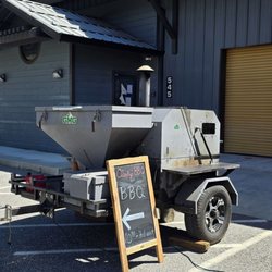Clarky's BBQ Smoke & More - GMG sweet lil unit.