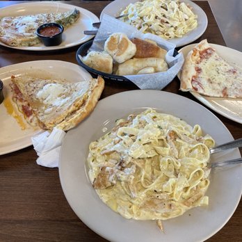 Hysen's Nizza Pizza - Stuffed Pepperoni Slice Stuffed Spinach Slice Cheese Pizza Slice Chicken Alfredo - Pizza Near Me - Fort Worth, Texas Hysen's Nizza Pizza - Stuffed Pepperoni Slice Stuffed Spinach Slice Cheese Pizza Slice Chicken Alfredo - Pizza Near Me - Fort Worth, Texas