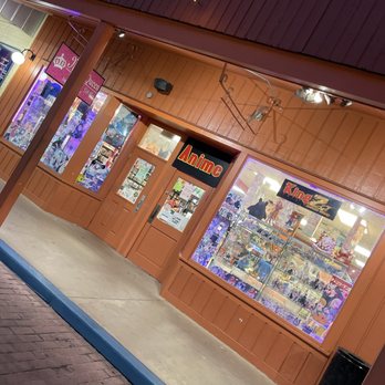 Mini Queen - The outside of the store. - Gift Shops Near Me - Kissimmee, Florida Mini Queen - The outside of the store. - Gift Shops Near Me - Kissimmee, Florida