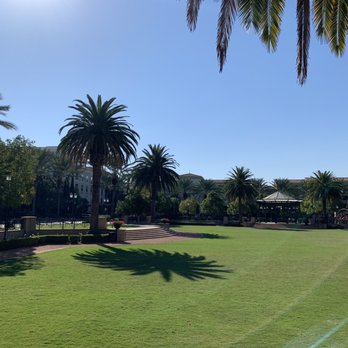 Le Cafe Du Parc - Outside - Cafes Near Me - Irvine, California