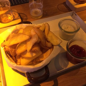 Dolden Mädel - The fries are AMAZING!!! - Breweries Near Me - Berlin, BE
