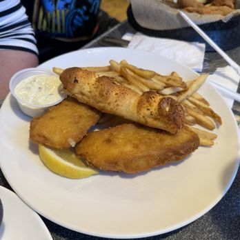 Uno Pizzeria & Grill - Fish and chips - Gluten-Free Near Me - Oakland, Maryland Uno Pizzeria & Grill - Fish and chips - Gluten-Free Near Me - Oakland, Maryland