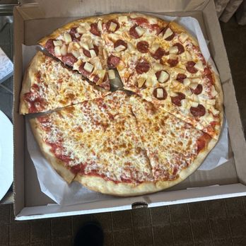 $1.50 Fresh Pizza - half cheese, half pepperoni pineapple - Pizza Near Me - New York, New York $1.50 Fresh Pizza - half cheese, half pepperoni pineapple - Pizza Near Me - New York, New York
