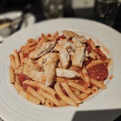 Scoglio - Fresh Tomato Basil Gluten Free Pasta with Chicken